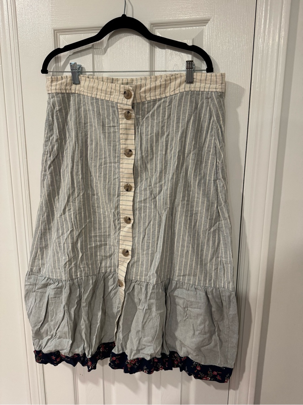 Madewell  Chambray Light Gray Striped Button-Front Midi Skirt with Cream Trim